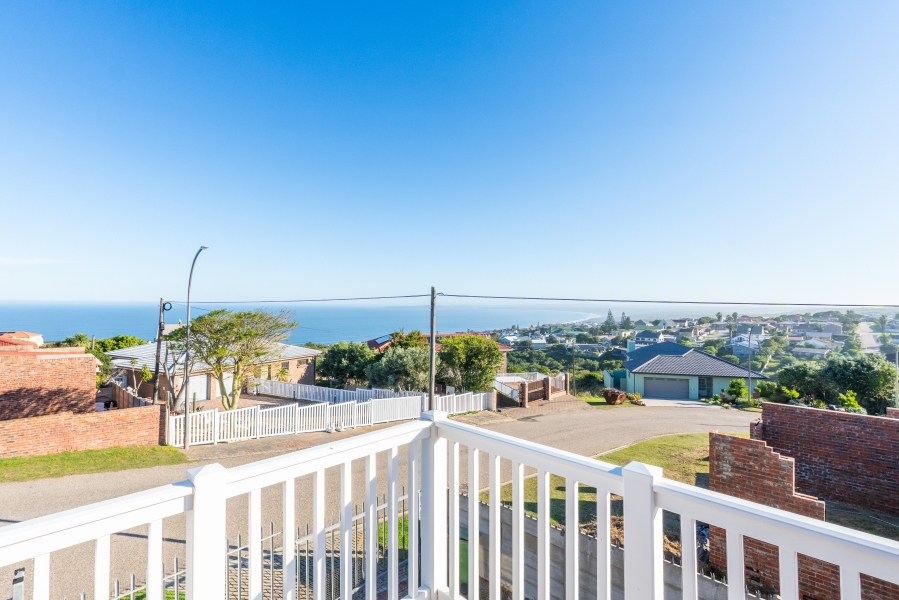4 Bedroom Property for Sale in Dana Bay Western Cape
